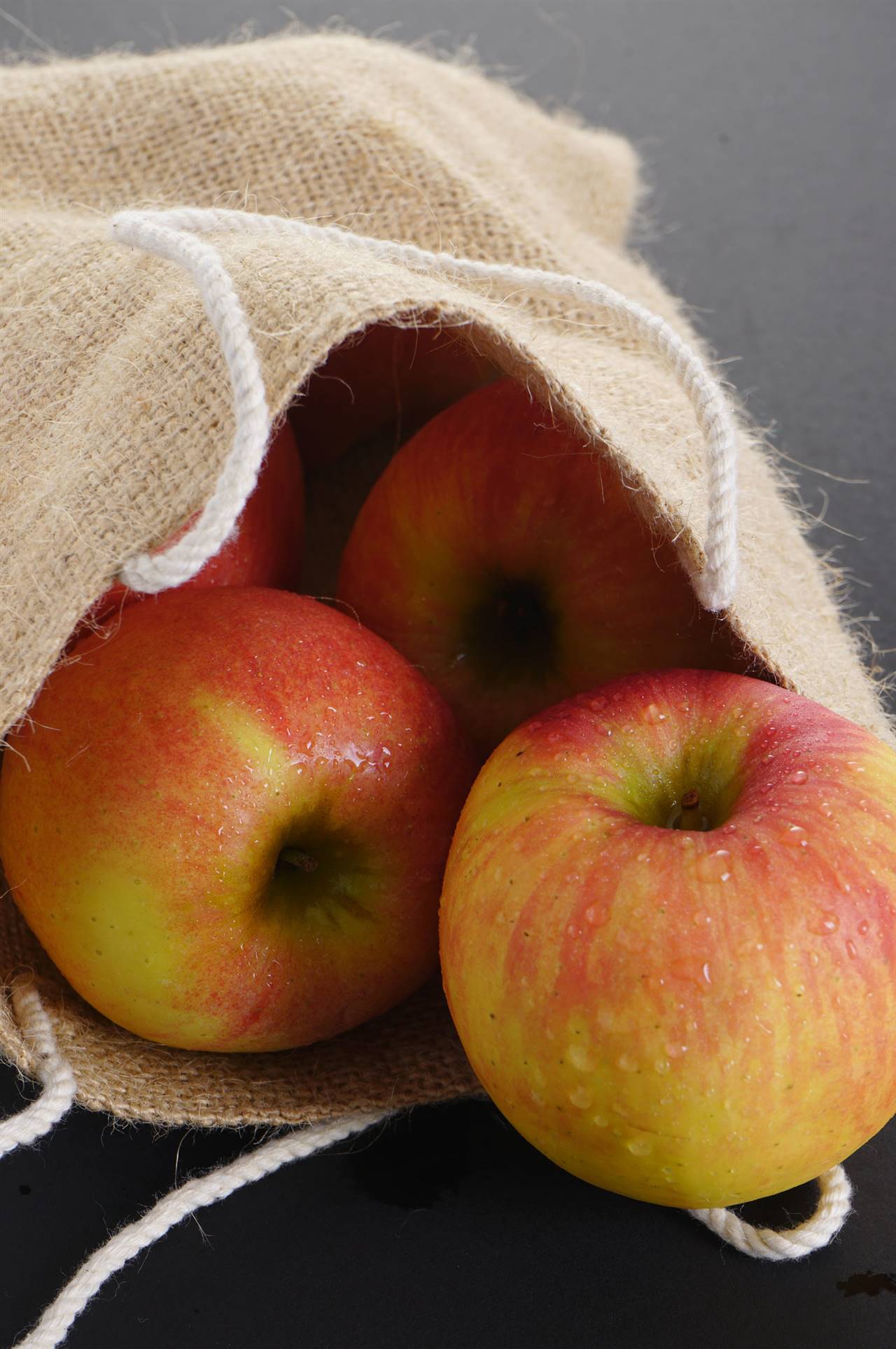 ¿Cuantas calorías tiene una manzana? 1 cuantas calorias tiene una manzana